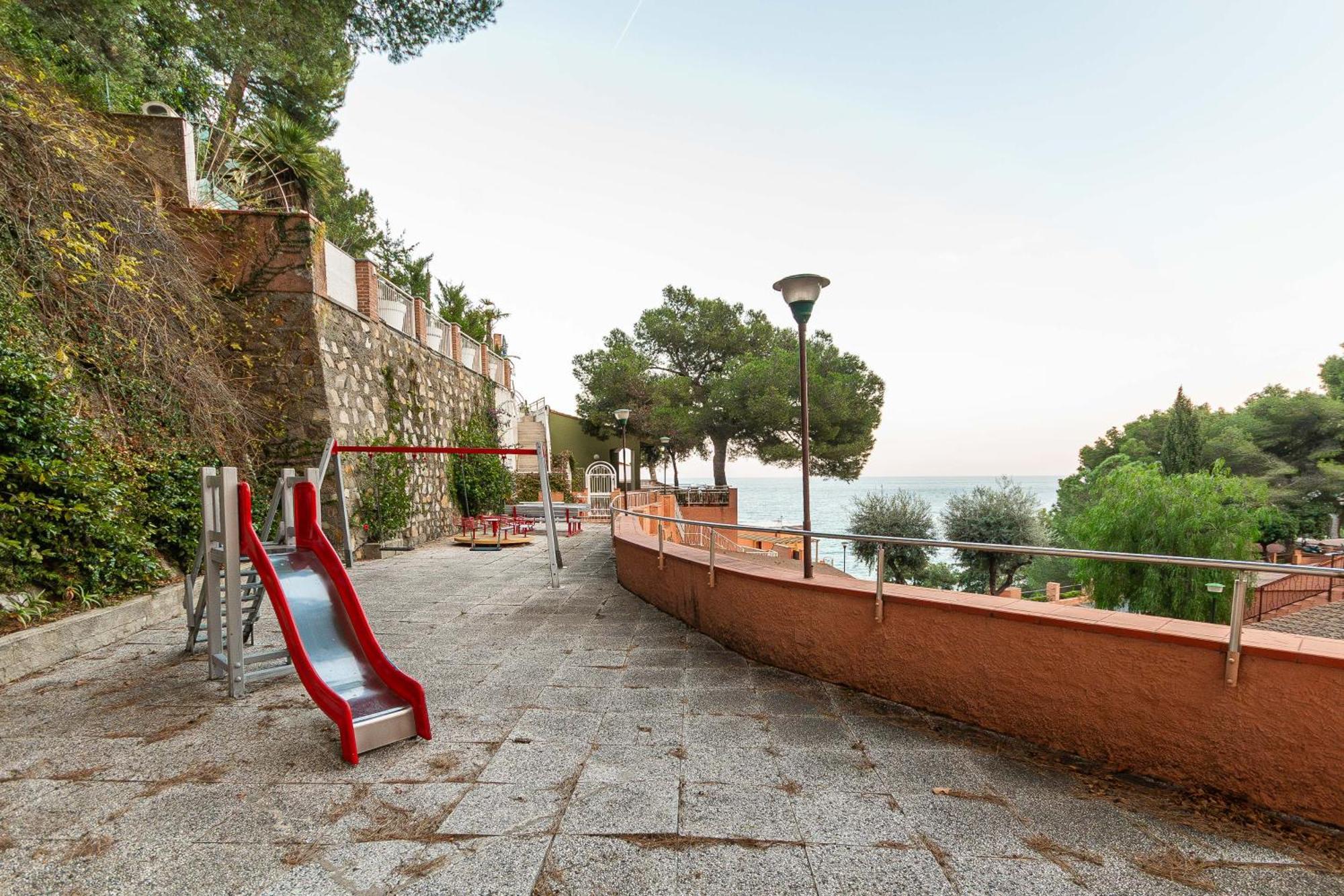 C22 Beachfront Villa - Spa Bath, Pool, Private Beach, Parking Free Andora Exterior photo